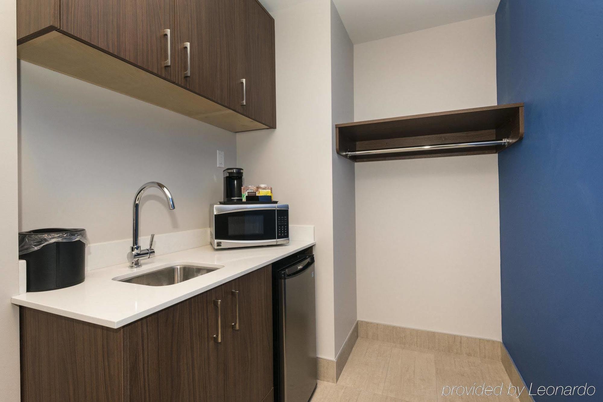 Holiday Inn Express & Suites Victoria-Colwood By Ihg Langford Zewnętrze zdjęcie